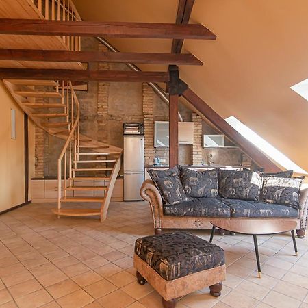 Spacious 2-Bedroom Apartment With Sauna In Vilnius Old Town By Urban Rent Exterior photo