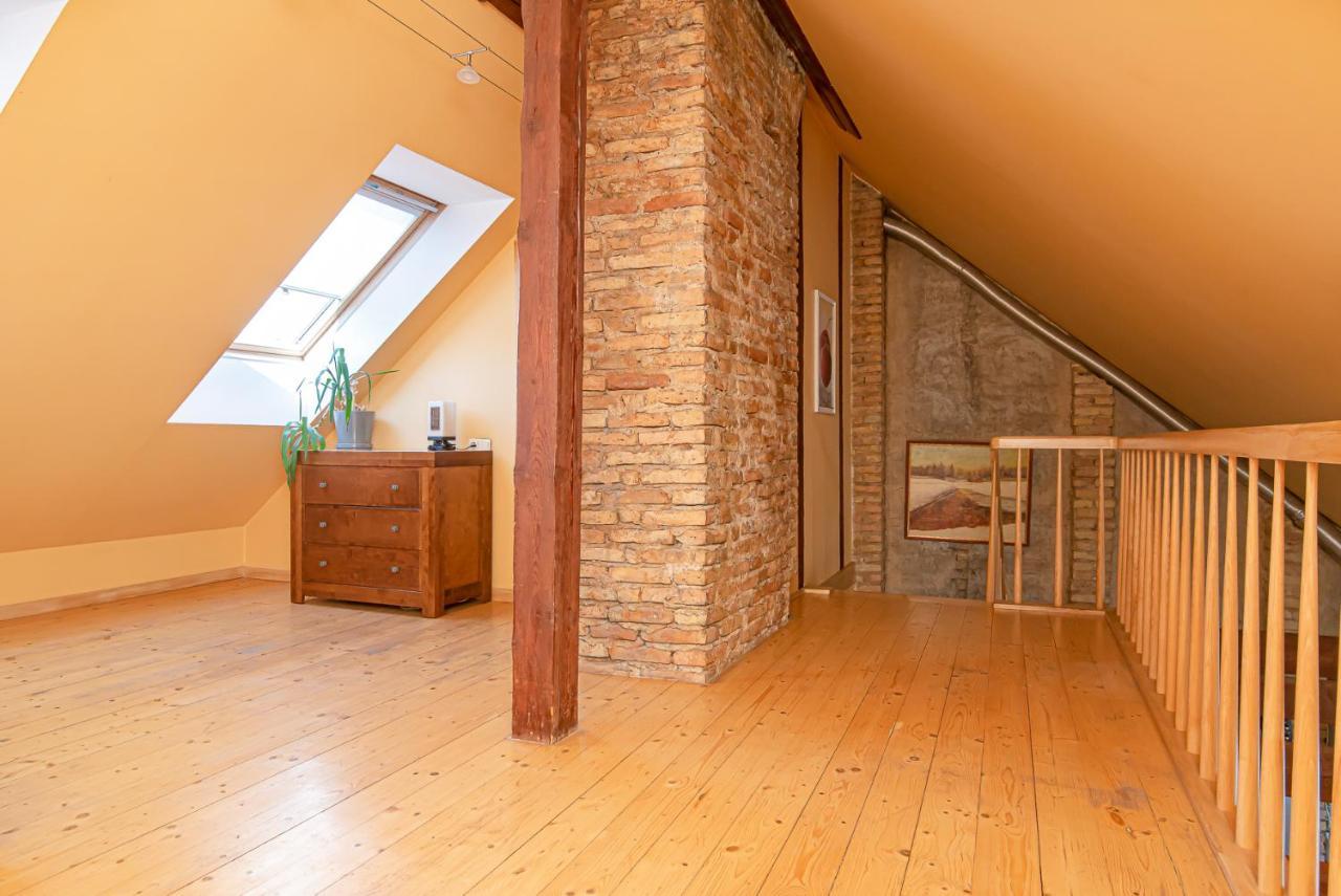 Spacious 2-Bedroom Apartment With Sauna In Vilnius Old Town By Urban Rent Exterior photo